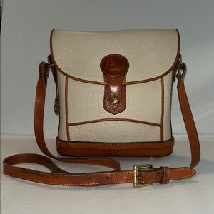 Vintage Dooney & Bourke Dover Crossbody bag AWL Pebbled leather cream & tan